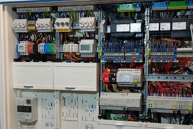 Florian Skeide – Meisterbetrieb für Elektro- & Dachtechnik